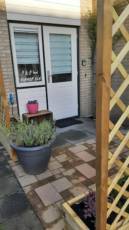 Gastenverblijf Nummer 1 Sommelsdijk Exteriér fotografie